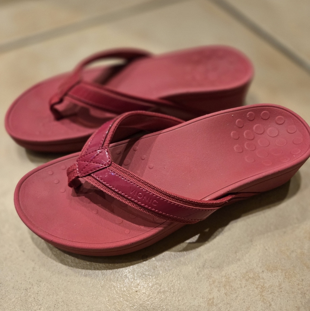 Vionic High Tide Pink Flip Flop Sandals Size 8 Nearly New